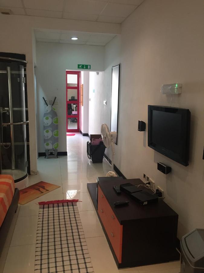 The Red Door Apartment Hamrun Luaran gambar